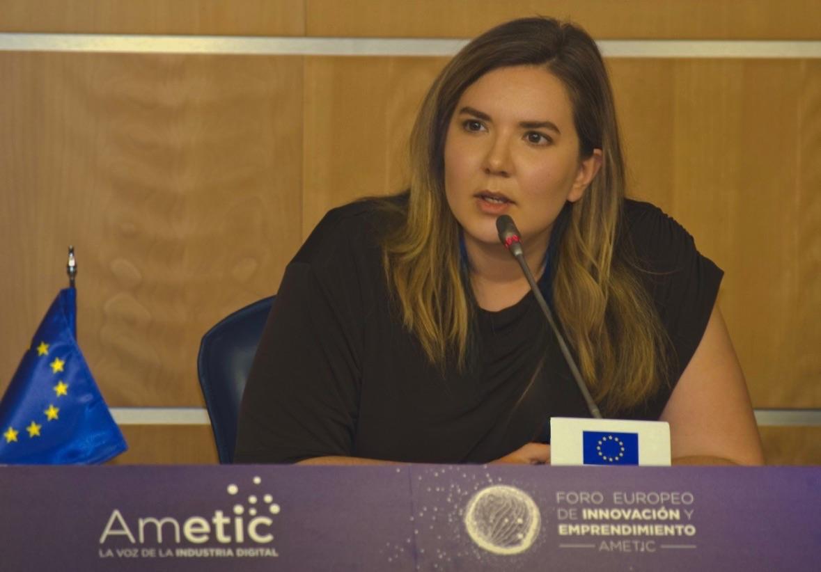 María Luque Fernández speaking at the European Innovation and Entrepreneurship Forum